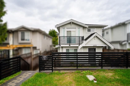 Hot Tub / Spa Photo of #2 4675 Canada Way, Burnaby, BC