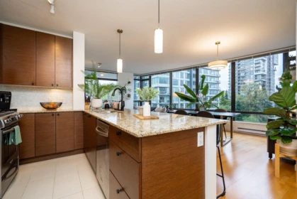 504 400 Capilano Road, Port Moody, BC, Port Moody — Apartment/Condo for sale