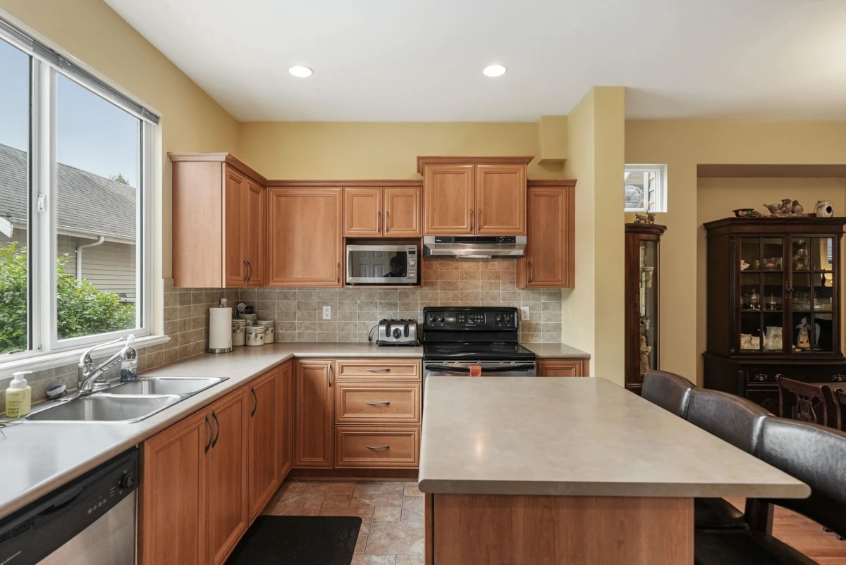 Dining Area Photo of 15130 62 Avenue, Surrey, BC