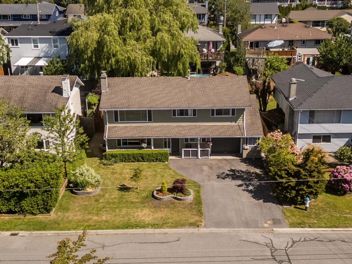 Family Room Photo of 5489 Maple Crescent, Delta, BC