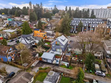 2 2091 E 20th Avenue, Vancouver, BC, Vancouver — Half Duplex for sale