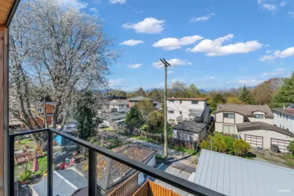 Outdoor Kitchen Photo of 2 2091 E 20th Avenue, Vancouver, BC