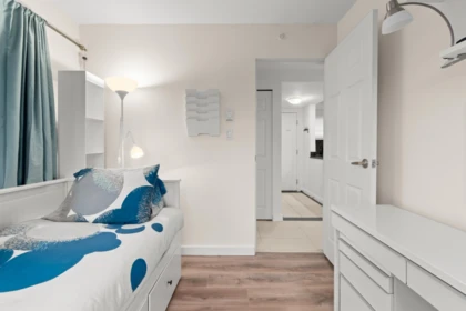 Guest Bathroom Photo of 506 907 Beach Avenue, Vancouver, BC