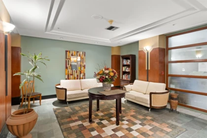 Hallway Photo of 506 907 Beach Avenue, Vancouver, BC