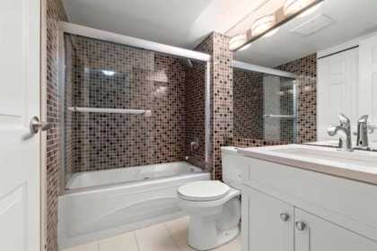 Powder Room Photo of 506 907 Beach Avenue, Vancouver, BC