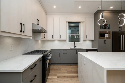 Kitchen Island Photo of 101 3055 York Street, Port Coquitlam, BC