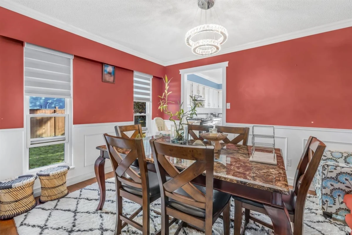 Dining Area Photo of 11802 80a Avenue, Delta, BC