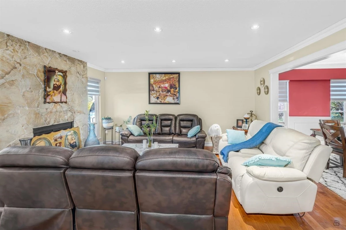 Family Room Photo of 11802 80a Avenue, Delta, BC
