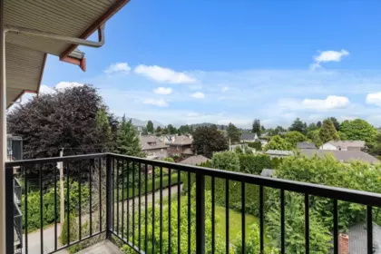 Front Yard Photo of 410 46021 Second Avenue, Chilliwack, BC