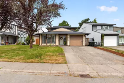 2472 Wayburne Crescent, Langley, BC, Langley — Single Family Residence for sale