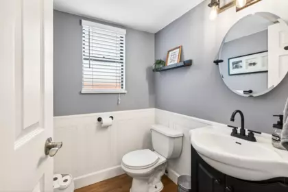 Mudroom Photo of 2472 Wayburne Crescent, Langley, BC