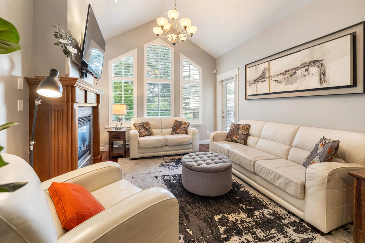 Family Room Photo of 203 1642 56 Street, Tsawwassen, BC