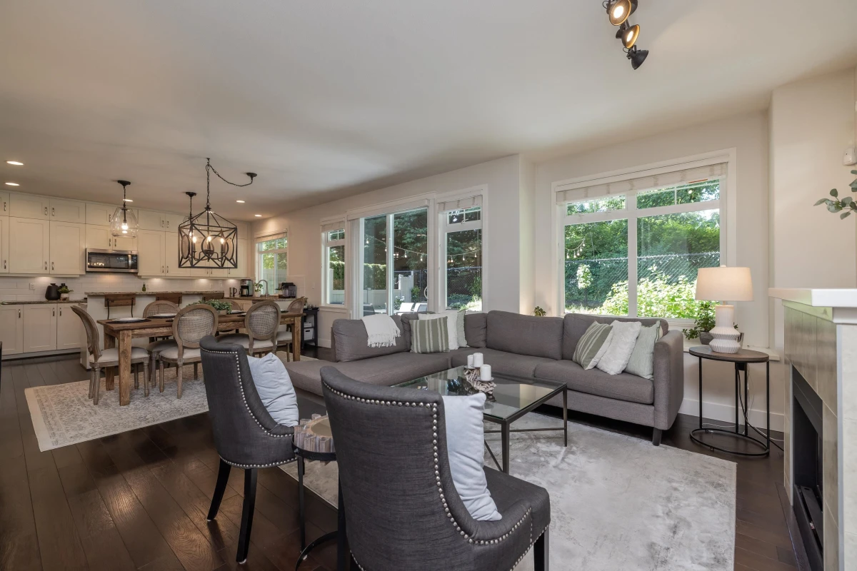 Dining Area Photo of 27 15454 32 Avenue, Surrey, BC