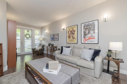 Entry Foyer Photo of 27 15454 32 Avenue, Surrey, BC