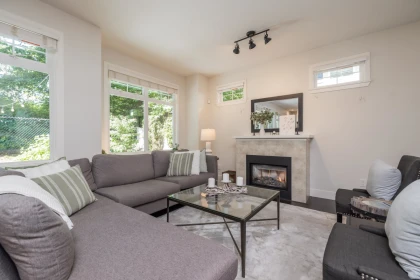 Kitchen Photo of 27 15454 32 Avenue, Surrey, BC