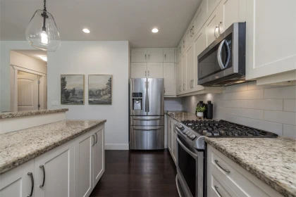 Primary Bathroom Photo of 27 15454 32 Avenue, Surrey, BC