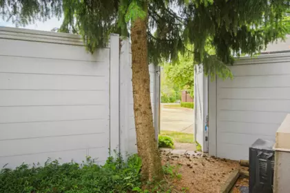 Hot Tub / Spa Photo of 3 20841 Dewdney Trunk Road, Maple Ridge, BC