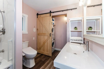 Guest Bathroom Photo of 401 RAINDANCE CRESCENT, West Vancouver BC V7P 1C1