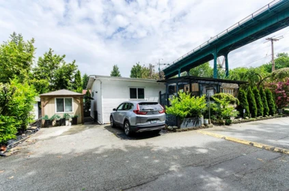 Hot Tub / Spa Photo of 401 RAINDANCE CRESCENT, West Vancouver BC V7P 1C1