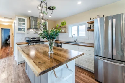 Kitchen Island Photo of 401 Raindance Crescent, West Vancouver, BC