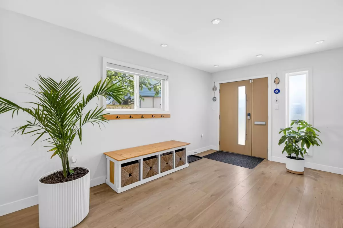 Living Room Photo of 9851 Swansea Drive, Richmond, BC