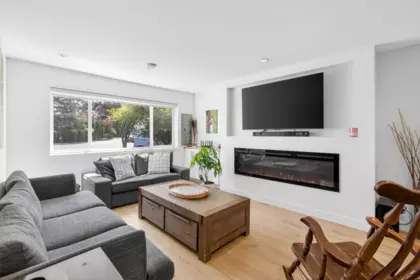 Breakfast Nook Photo of 9851 Swansea Drive, Richmond, BC