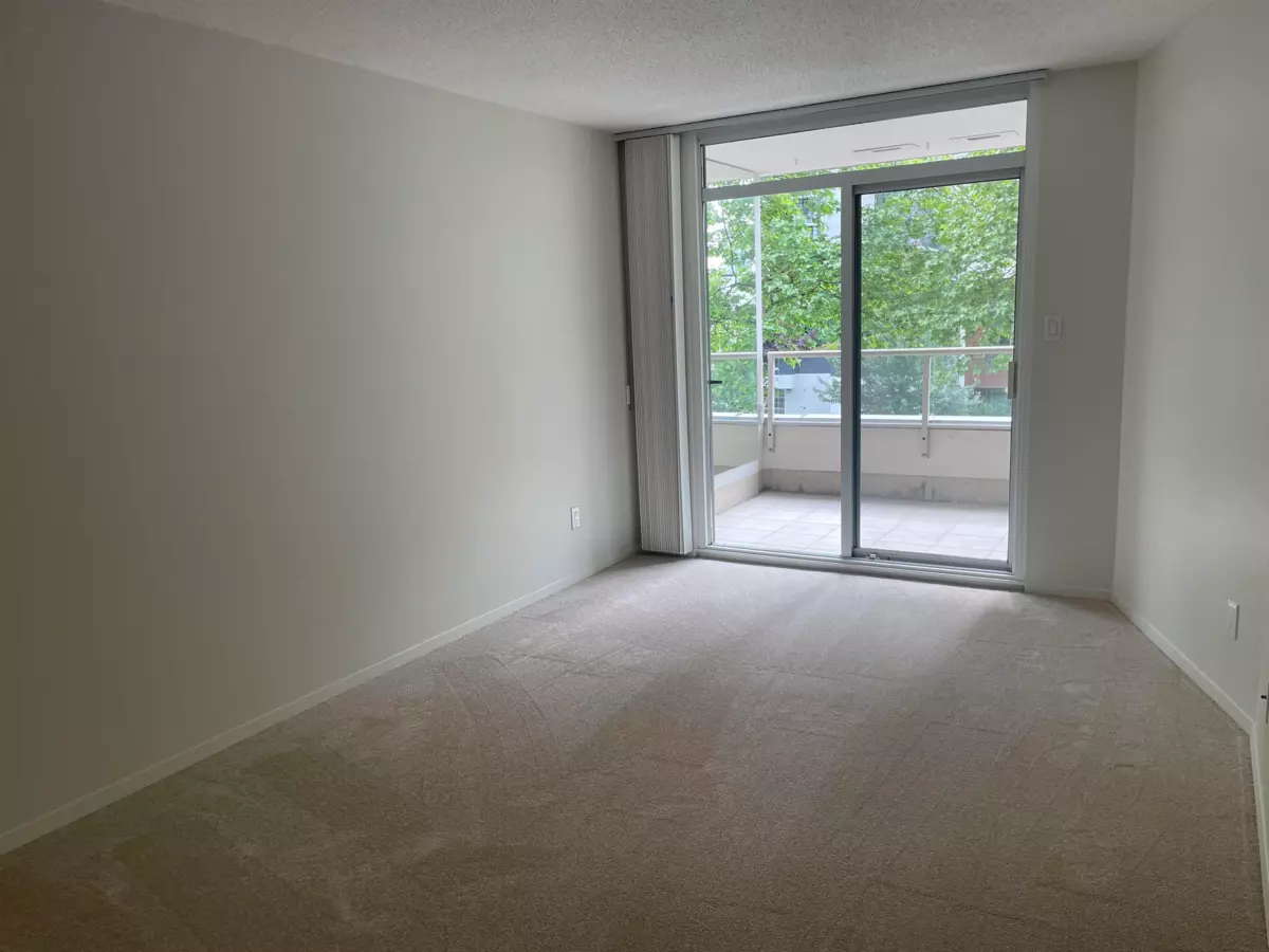 Dining Area Photo of 305 6070 Mcmurray Avenue, Burnaby, BC