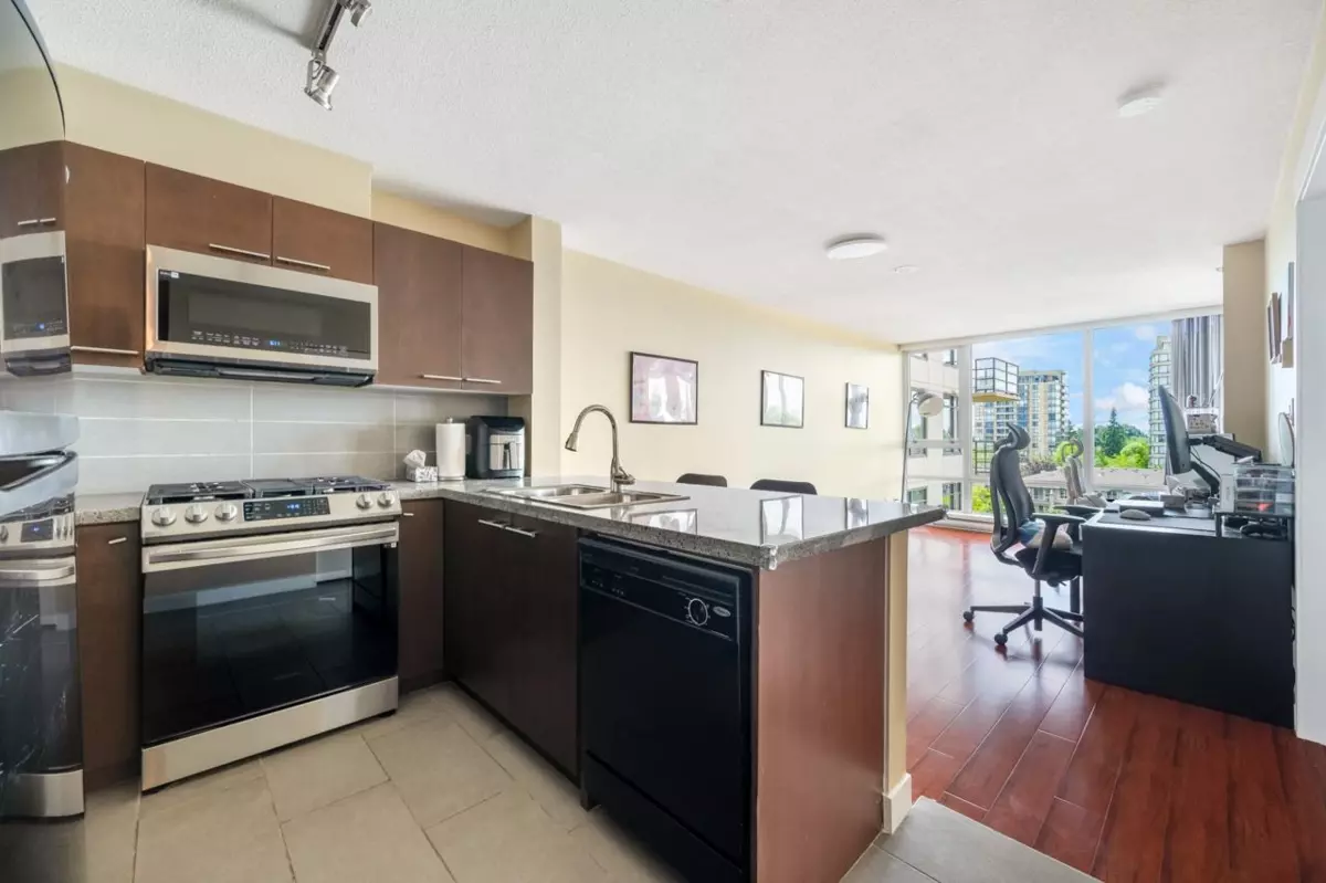 Dining Area Photo of 817 9171 Ferndale Road, Richmond, BC