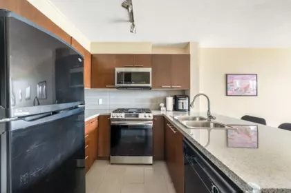 Kitchen Photo of 817 9171 Ferndale Road, Richmond, BC
