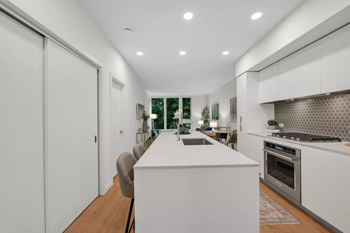 Living Room Photo of 320 1500 Scott Crescent, Squamish, BC