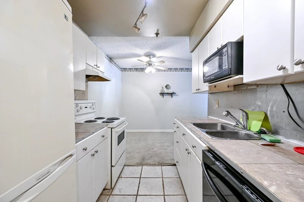 Dining Area Photo of 408 715 Royal Avenue, New Westminster, BC