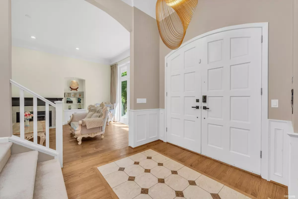 Family Room Photo of 4941 Water Lane, West Vancouver, BC