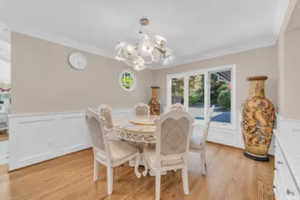 Breakfast Nook Photo of 4941 Water Lane, West Vancouver, BC