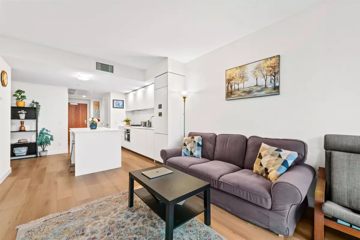 Living Room Photo of 706 6463 Silver Avenue, Burnaby, BC