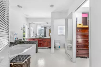 Mudroom Photo of 12936 21b Avenue, Surrey, BC