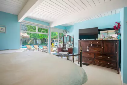 Garage Interior Photo of 529 Appian Way, Coquitlam, BC