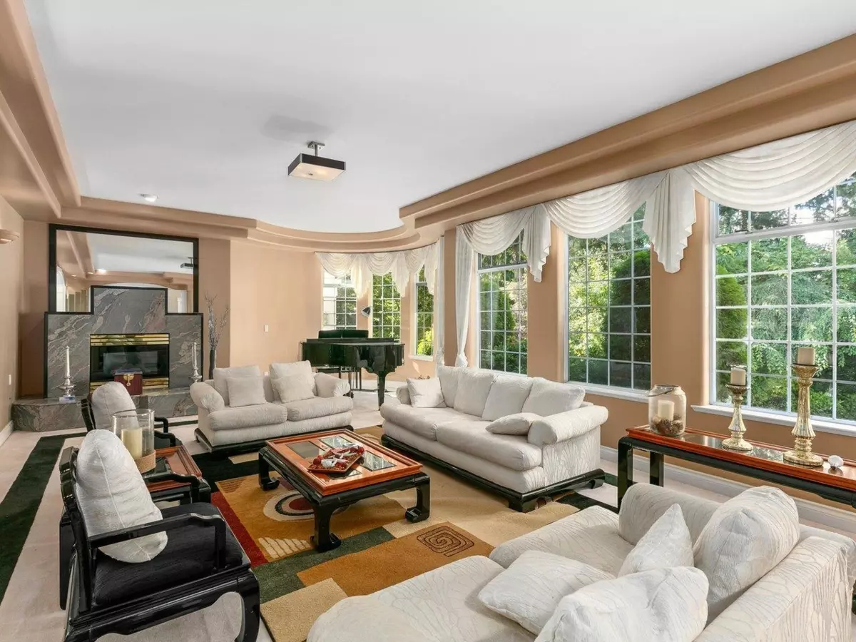 Dining Area Photo of 13828 Crescent Road, Surrey, BC
