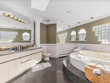 Entry Foyer Photo of 13828 Crescent Road, Surrey, BC