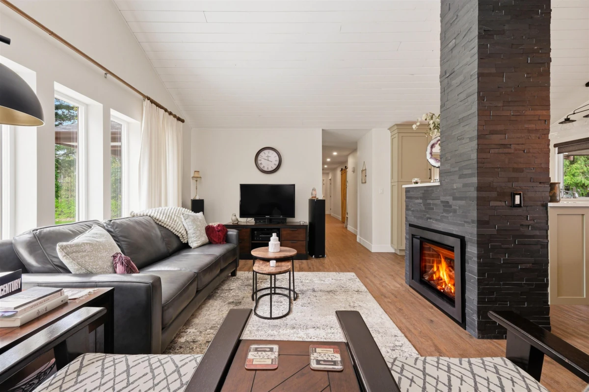 Family Room Photo of 23541 24 Avenue, Langley, BC