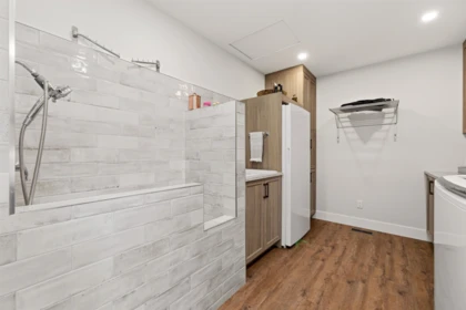 Entry Foyer Photo of 23541 24 Avenue, Langley, BC