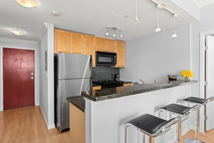 Kitchen Island Photo of 2505 928 Richards Street, Vancouver, BC