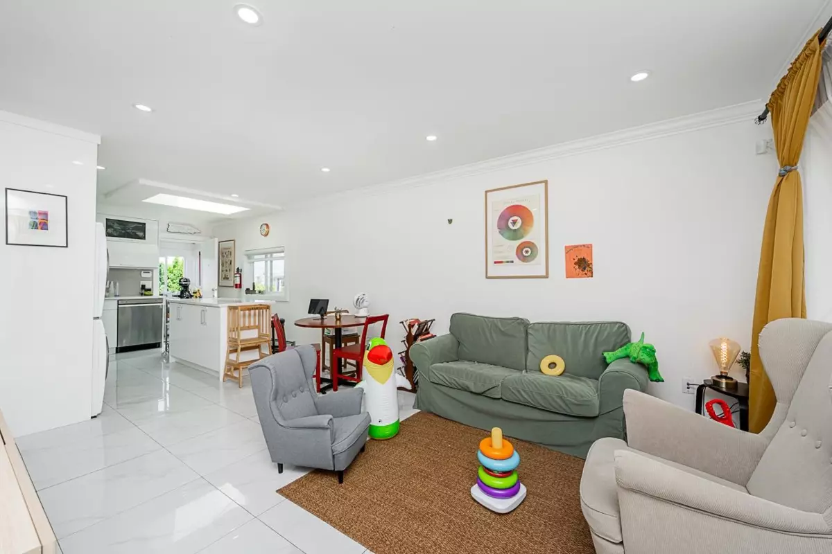 Family Room Photo of 2843 E 5th Avenue, Vancouver, BC