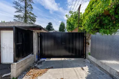 Hot Tub / Spa Photo of 2843 E 5th Avenue, Vancouver, BC
