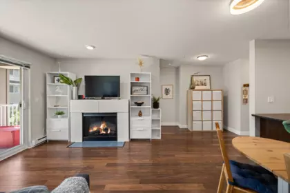 Office / Den Photo of 206 19340 65 Avenue, Surrey, BC