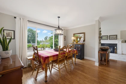 Kitchen Island Photo of 19978 50a Avenue, Langley, BC