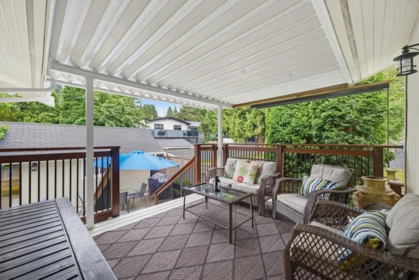 Swimming Pool Photo of 19978 50a Avenue, Langley, BC