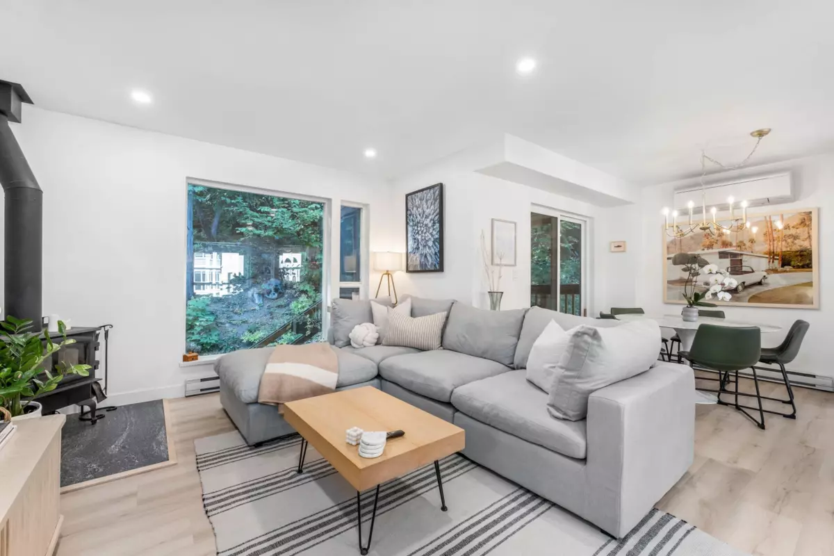 Living Room Photo of 43 1400 Park Street, Pemberton, BC