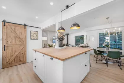 Kitchen Island Photo of 43 1400 Park Street, Pemberton, BC