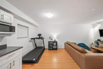 Entry Foyer Photo of 1071 Spar Drive, Coquitlam, BC