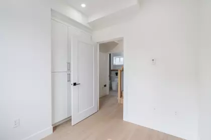 Basement Recreation Room Photo of 1 5304 Elgin Street, Vancouver, BC